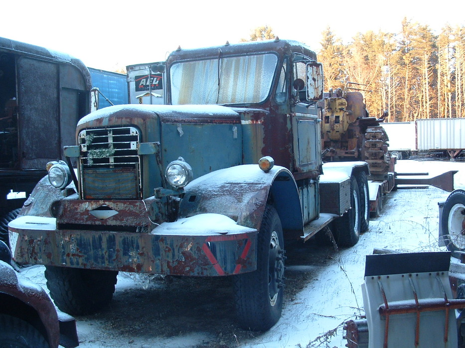 http://www.badgoat.net/Old Snow Plow Equipment/Trucks/Mack Snow Fighters/Gushee Mack NO/GW933H699_01.jpg